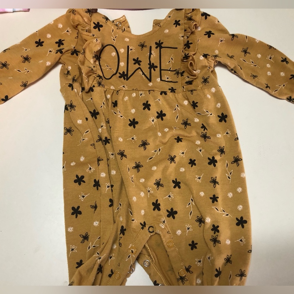 Personalized ‘oWe’ long sleeve outfit